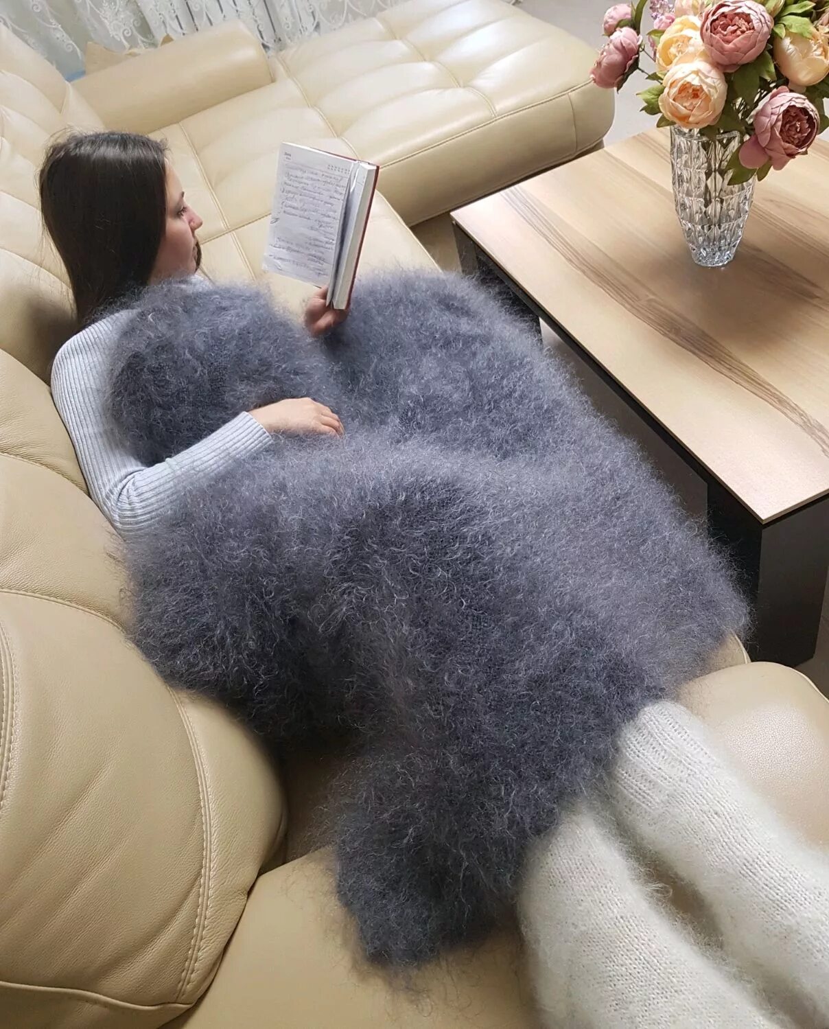 Кудрявая шаль. Down jacket downgirlz. Пуховые изделия. Mohair sweater bbw. Пуховый свитер.
