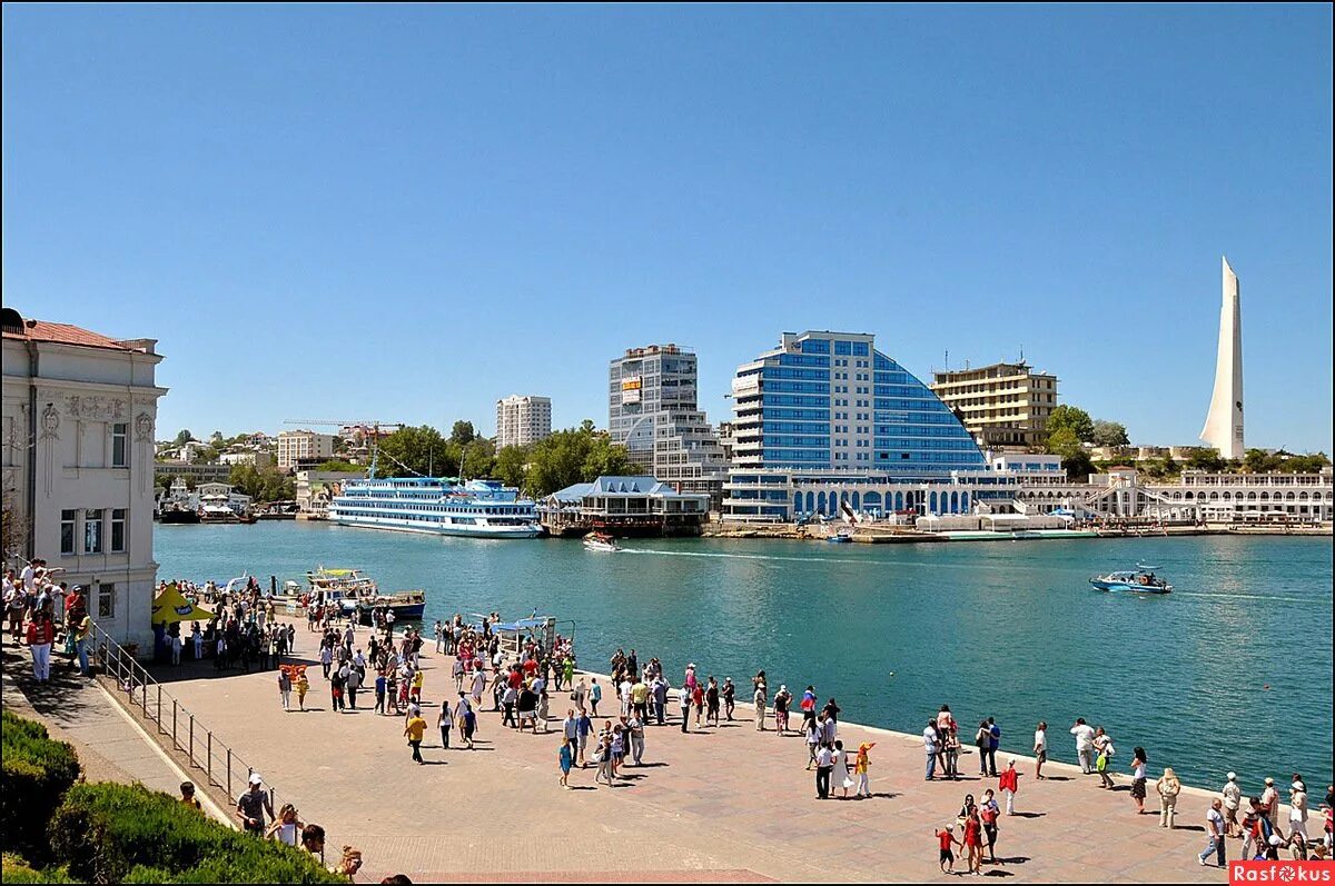 Севастополь центр сверху. Примечательности севастополя. Южная бухта севастополь вид сверху. Севастополь фото городские. Севастополь набережная центральная.