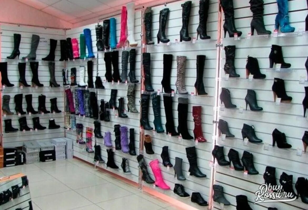 Выставка мир обуви. Обувной магазин женский отдел. Рынок обуви. Обувные Пятигорск. Название отделов магазина обуви.