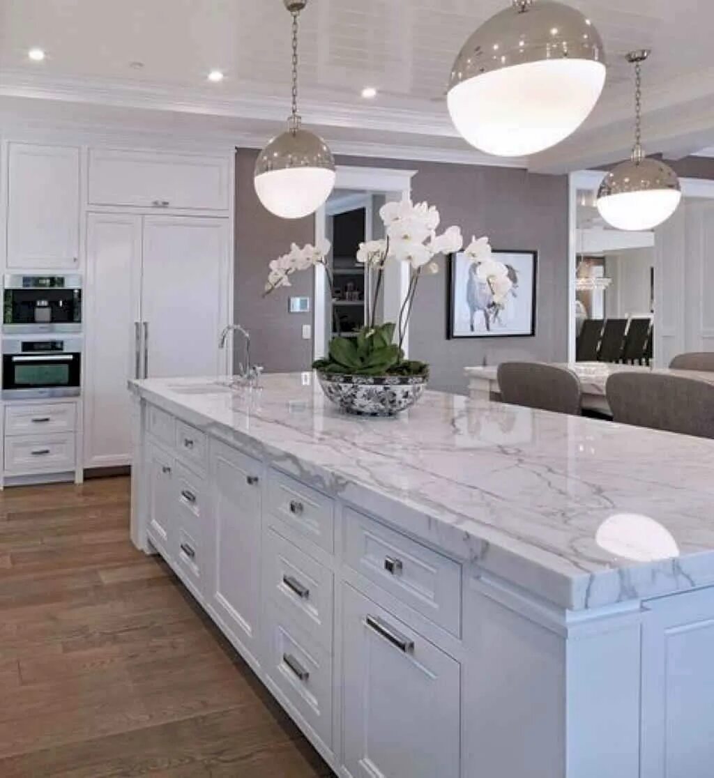 White kitchen. Кухня в белом стиле. Кухня в белых тонах. Кухня в белом цвете. Красивая кухня в белых тонах.