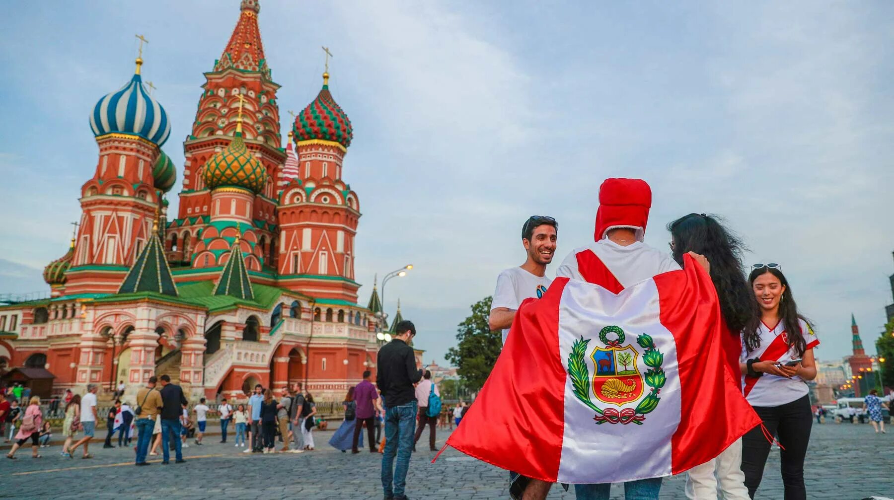 Туристы в россии. Про иностранцев. Россия для россиян. Про иностранцев. Про иностранцев.