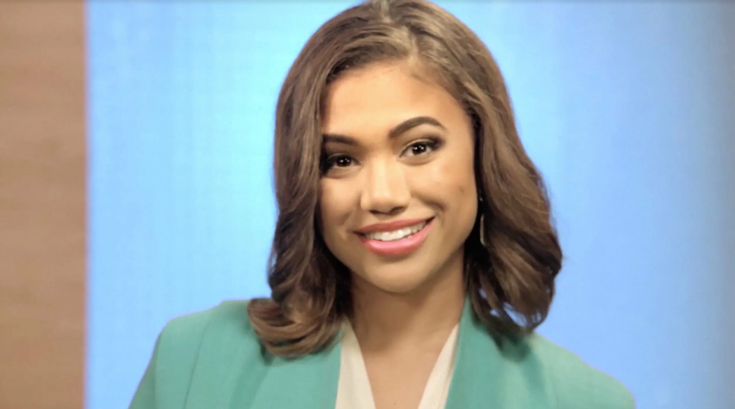 G eazy 2022. G-eazy. Девушка из клипа i mean it. Песня i mean it. Песня i mean it.