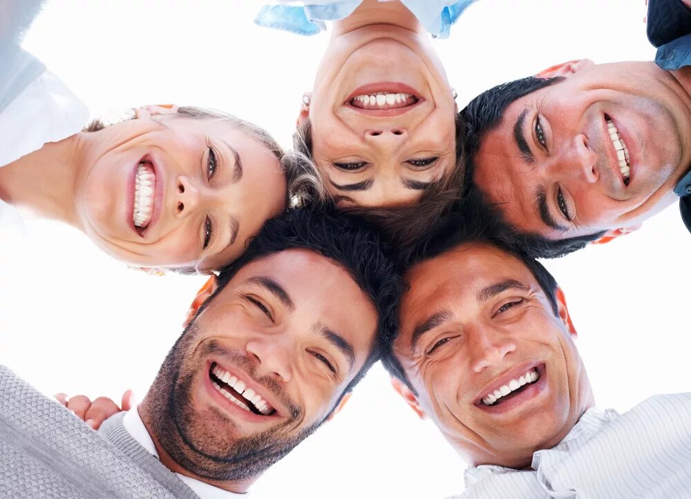 счастливые друзья. дружеский тон. позитивные эмоции. человек радостный. счастливые друзья.