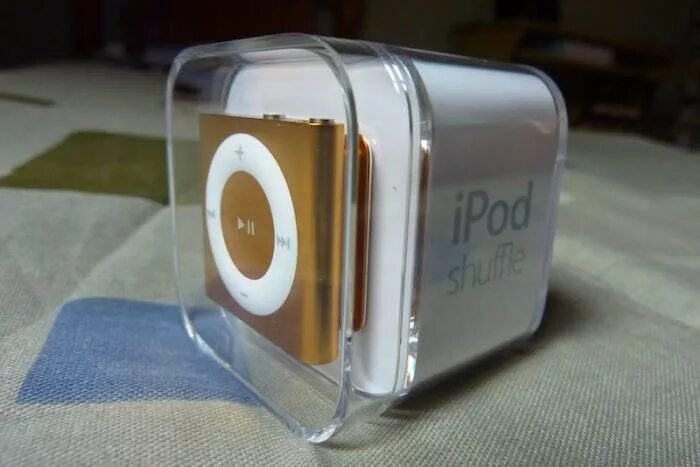 IPOD Shuffle 6. Фото на альбом плеера 539 960. Реплики апл