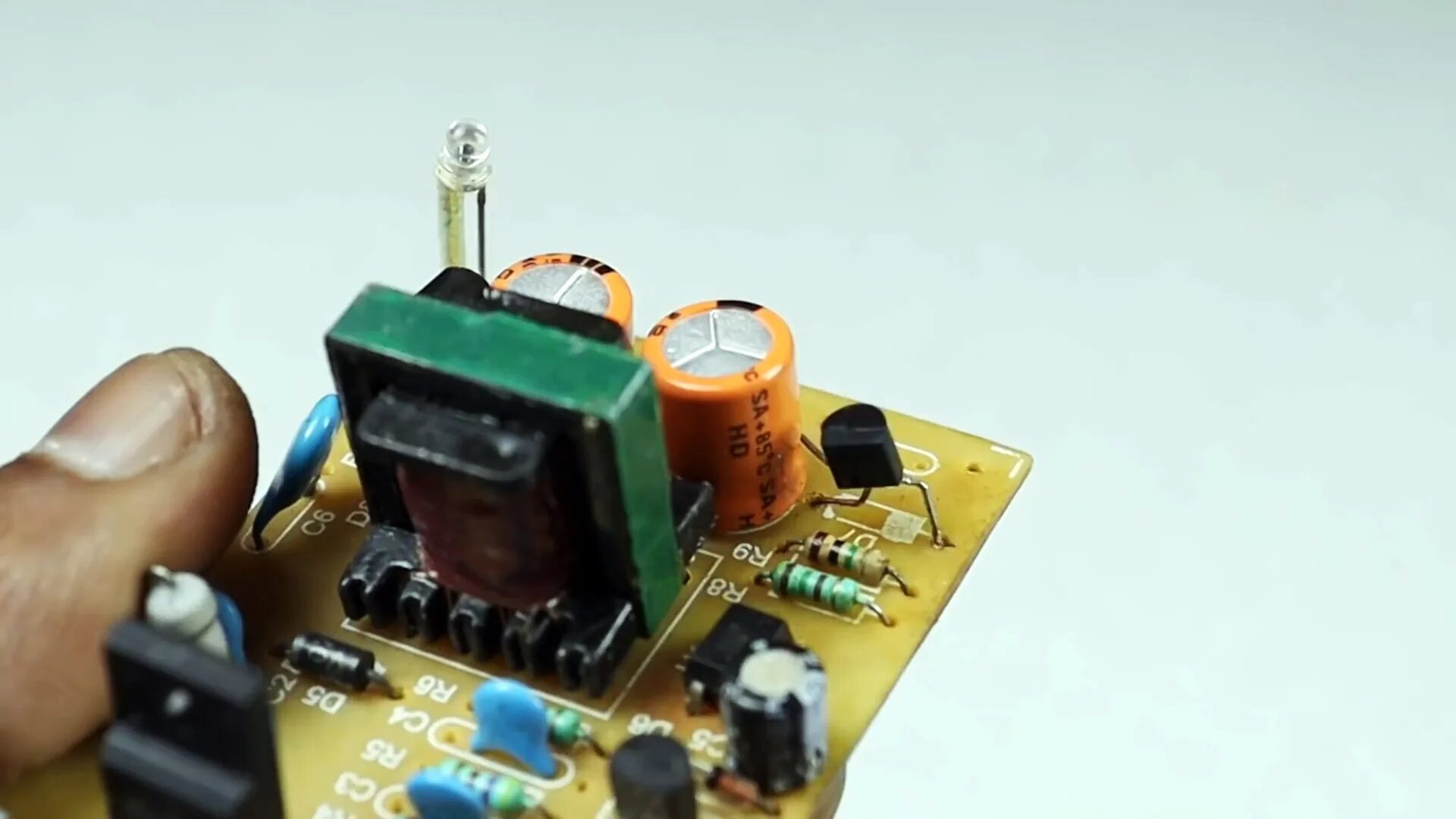 Блок питания для компьютера 24 вольта. Переделка блоков питания 12в. Переделка блоков питания 12в. Блок питания от компьютера 12 вольт. Лбп из блока atx.