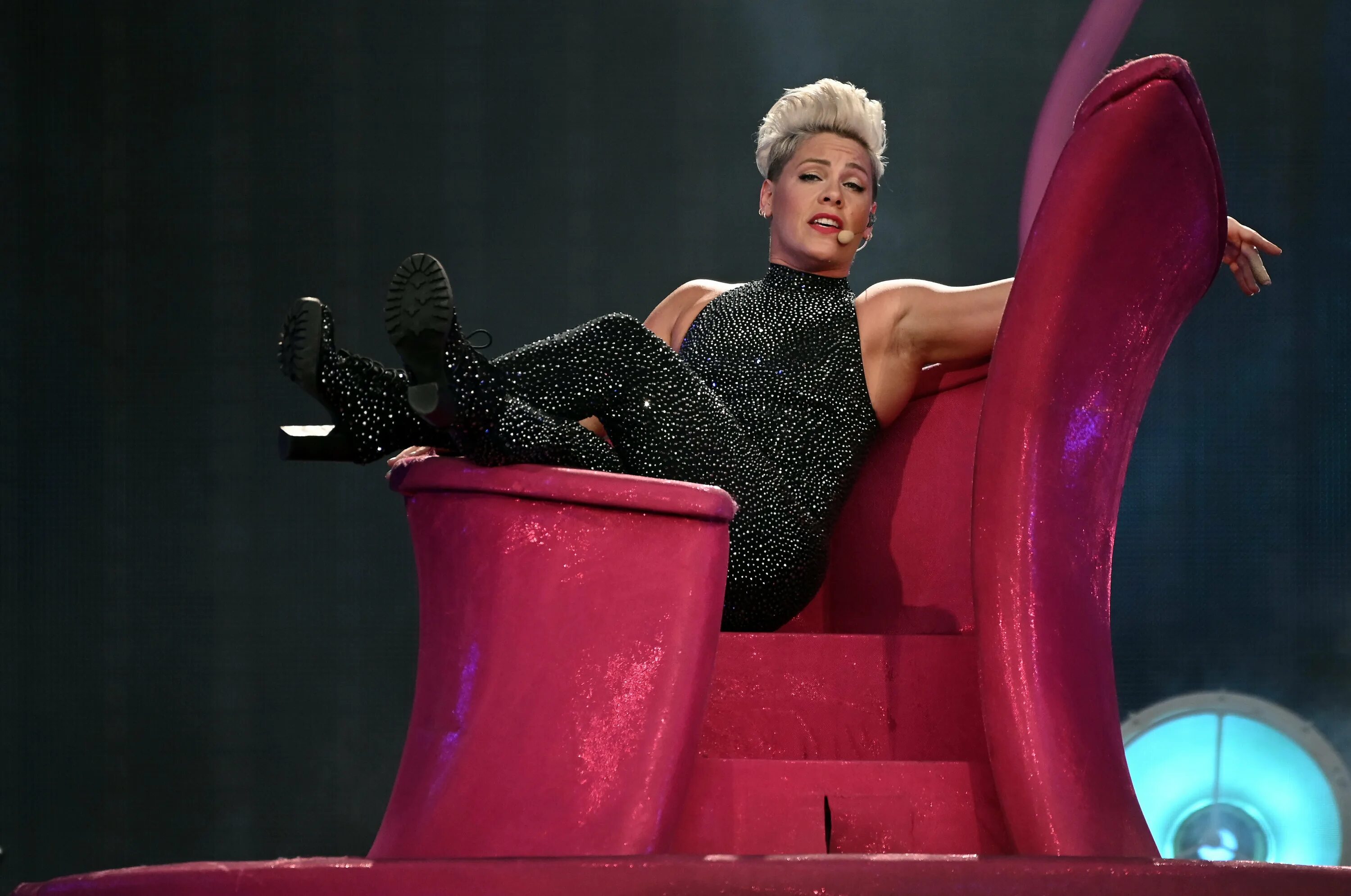 The will pink. Пинк певица 2022. Pink 2023 певица. P!nk 2022. Пинк певица 2022.