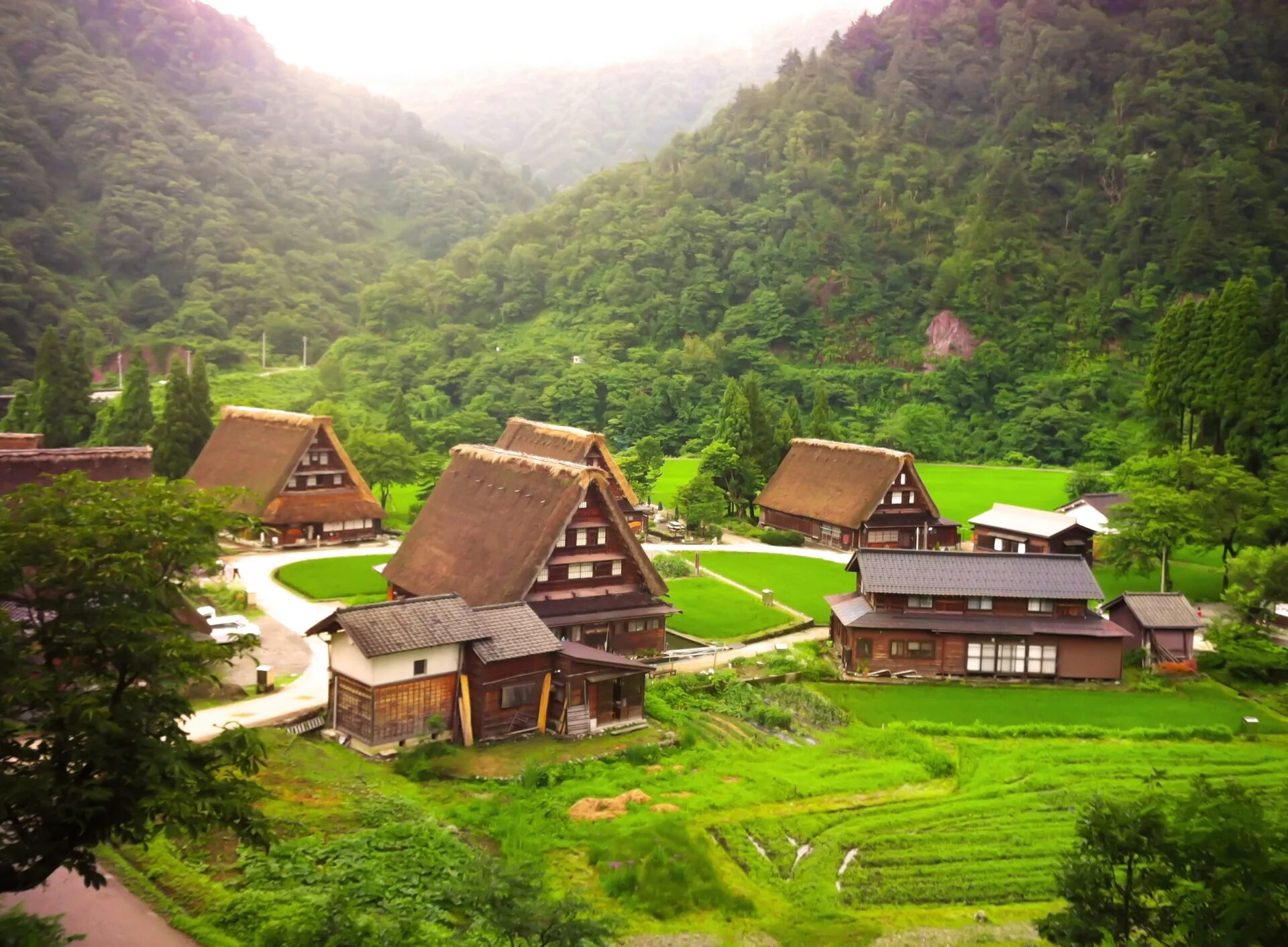 Гассё-дзукури японский дом. Сиракава-го деревня. Shirakawa-go в японии. Сиракава. Япония деревня сиракава зимой.
