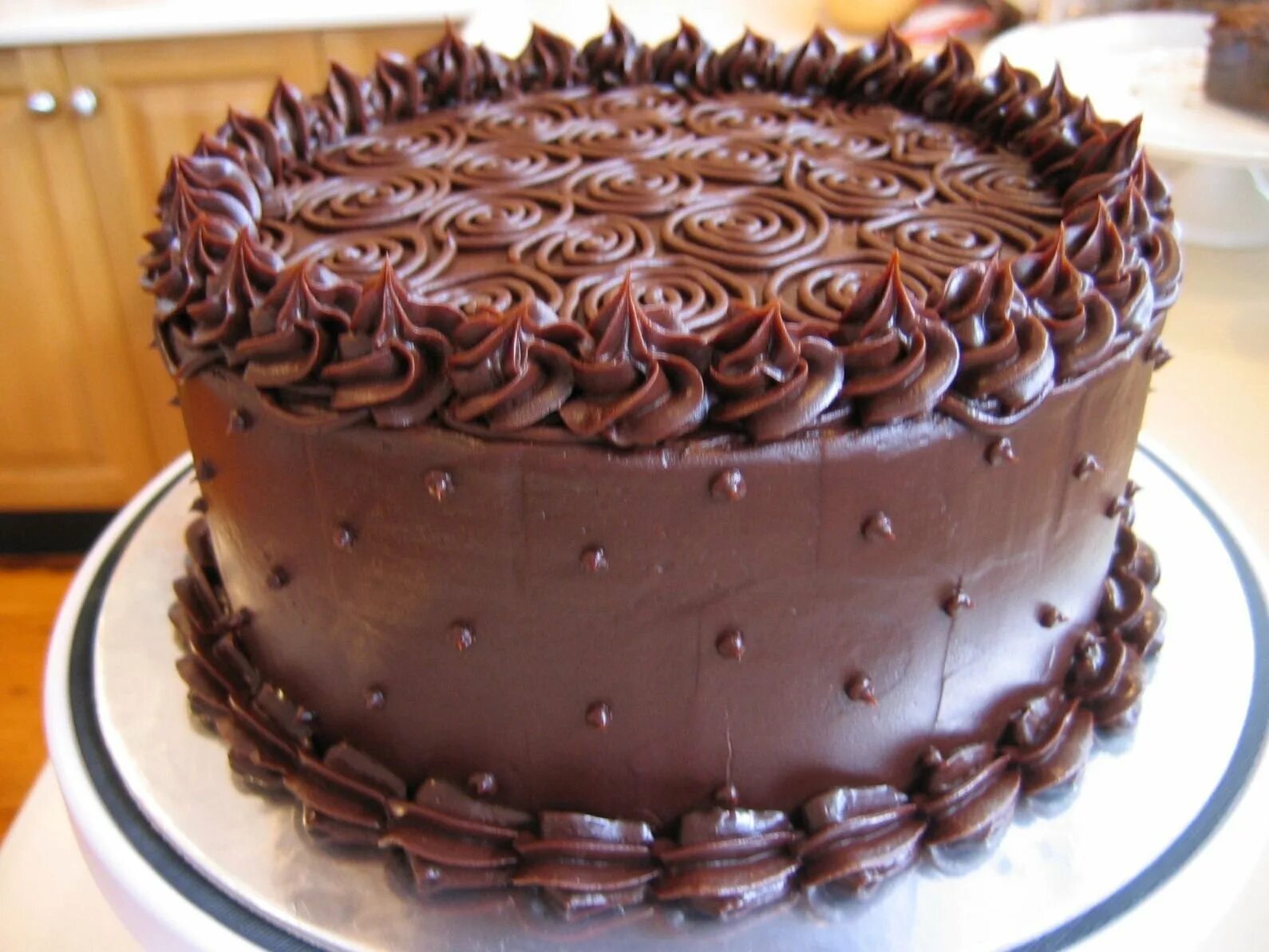 Украшение торта. Красивое украшение торта. Торт с шоколадным декором. Украшение торта шоколадом. Украсить торт рецепт торта