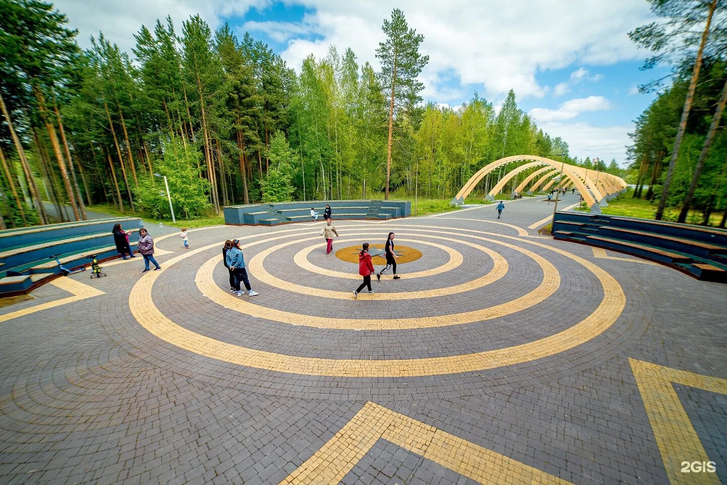 Парк ударник. Парк ударник. Ударник фото в лесу осенью саратов. Парк ударник саратов заводской. Ударник энгельс шумейка.