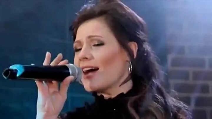 Воровайки клипы. Воровайки над тайгой слушать. Воровайки над тайгой слушать. Песня мотыльки воровайки. Воровайки мотыльки.