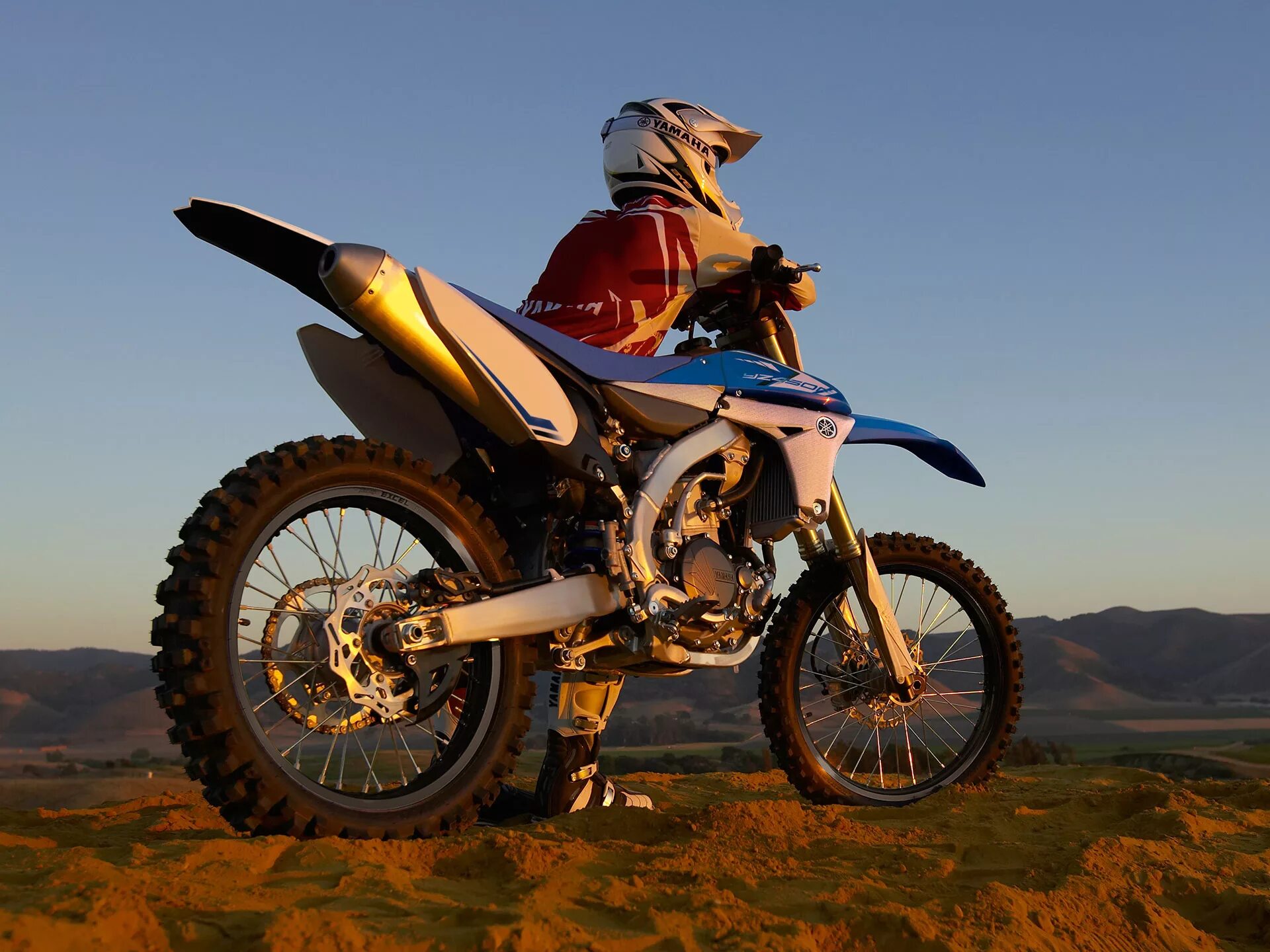 Кроссовые байки. Yamaha yz450f 2012. Ямаха кроссовый 2012. Эндуро спорт 450. Ямаха кроссовый 2012 450.