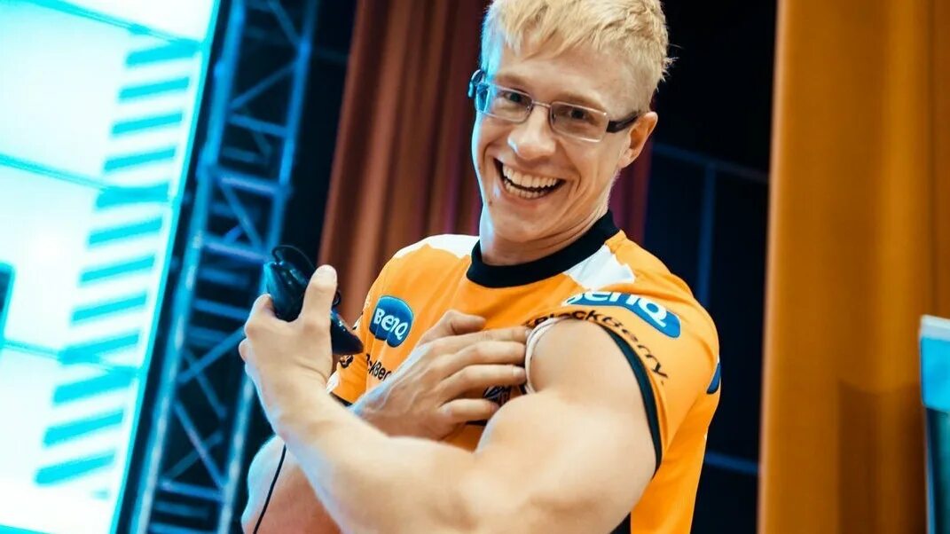 Киберспортсмены. Esports киберспорт. Самый молодой киберспортсмен в cs go. Киберспортсмены. Киберспортсмен pashabiceps.