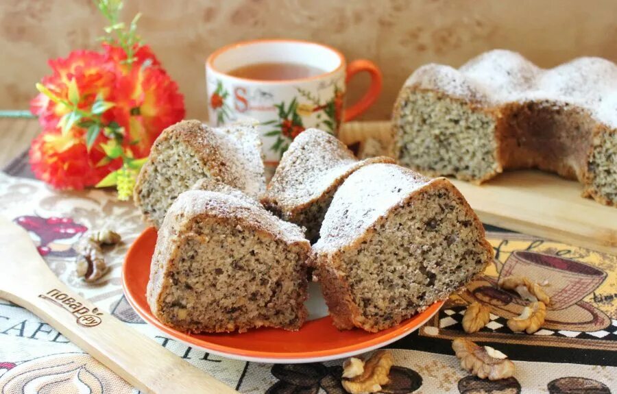 Монастырские кексы. Маковый кекс. Пирог с маком и орехами. Маковый кекс с грецким орехом. Кекс круглый с маком.