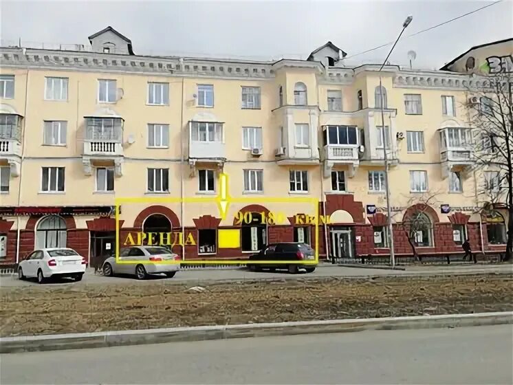 Сегодня девушка перешла поэтому пешеходному переходу сегодня чуть не сбила машин