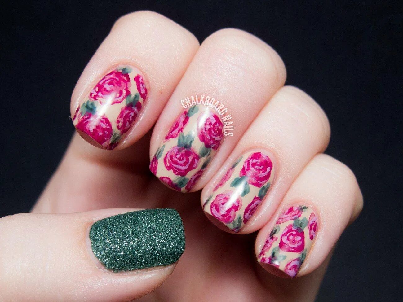 Дизайн ногтей розы. Цветы на ногтях. Маникюр с цветочками. Розы на ногтях. Маникюр с розочками.