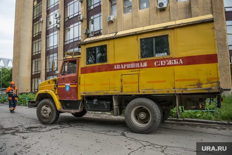 Аварийная служба горячая вода. Аварийная служба МУП Водоканал Екатеринбург. ГАЗ 3307 аварийная Водоканал. ЗИЛ 130 аварийная служба МУП Водоканал Екатеринбург. ГАЗ 3307 аварийная служба.