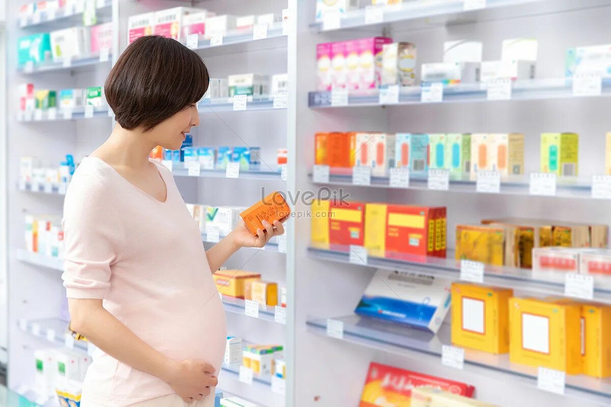 беременная женщина в магазине. аптеки беременности. консультирование в аптеке. тест на беременность аптека. аптеки беременности.
