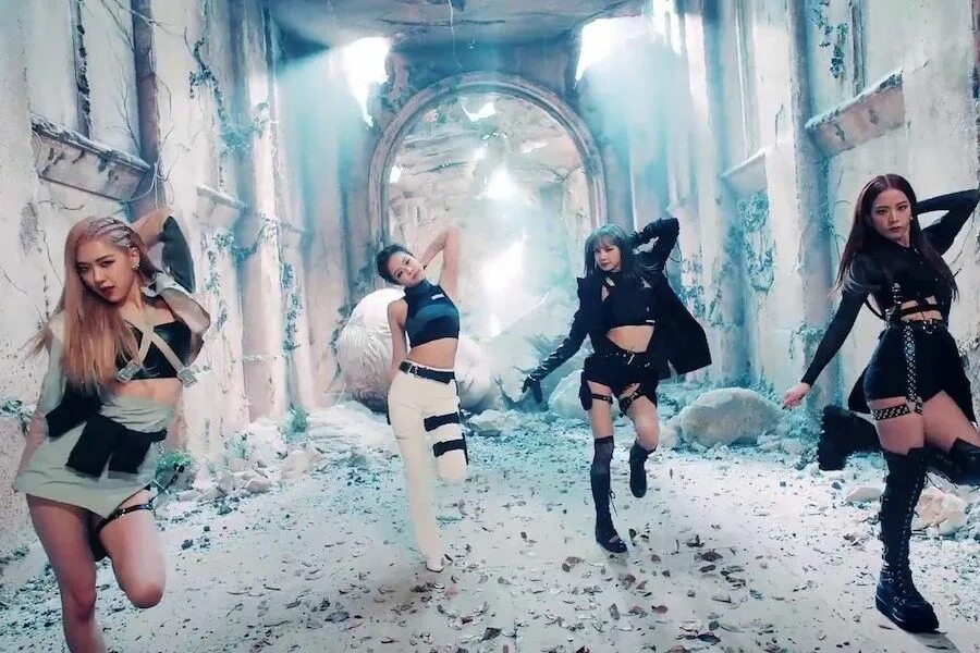 Блэк пинк квинка танец. Блэк пинк kill this love. блэк пинк 2019 kill this love. группа blackpink дженни kill this love. блэк пинк клипы.