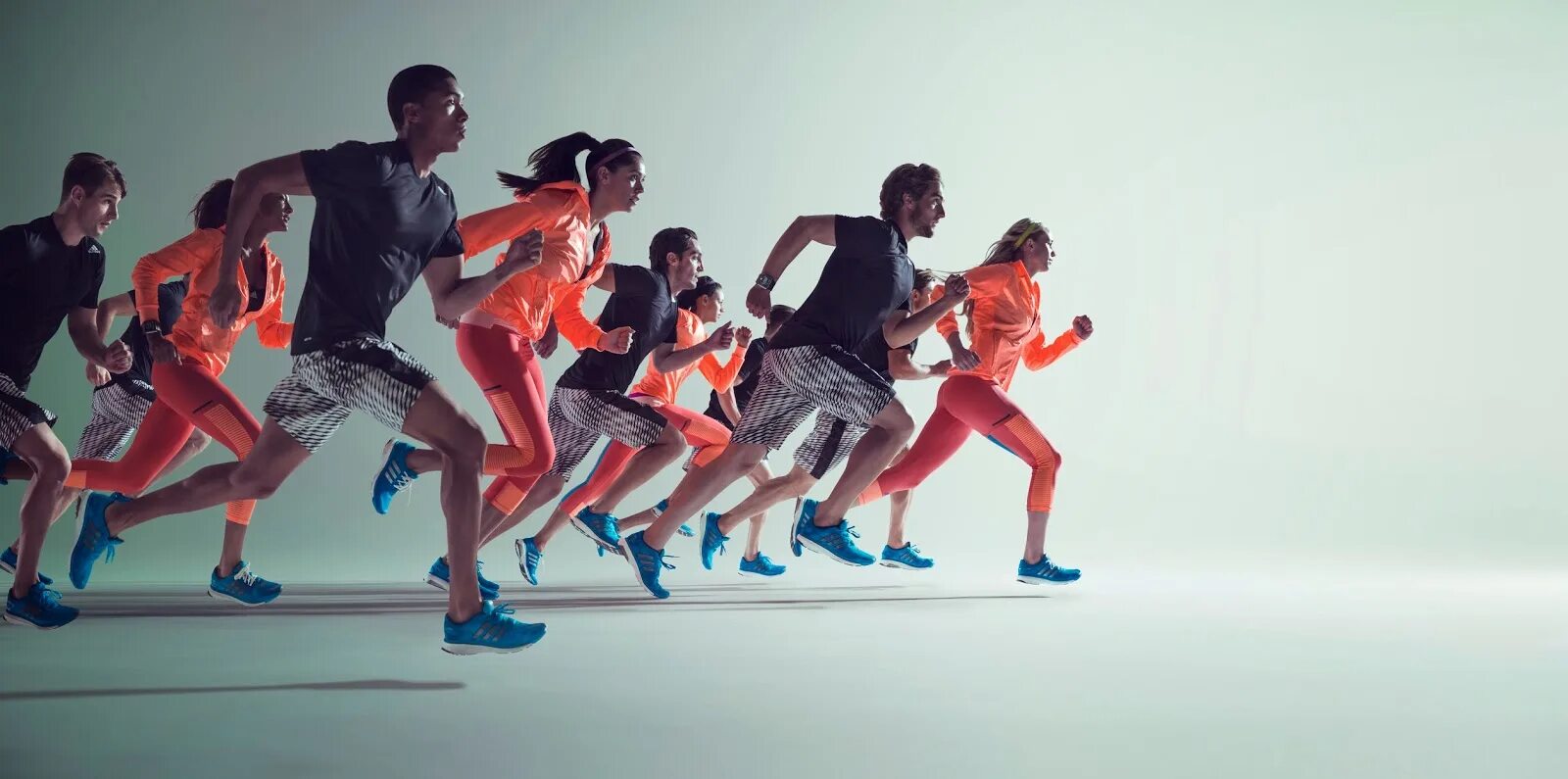 Сайт тим спорт. Adidas running бег. реклама спортивной одежды. групповой бег. спортивная одежда баннер.