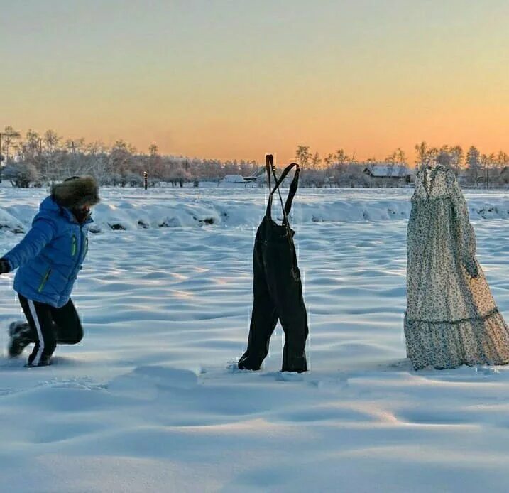 Якутск зимой. Якутская зима. Якутия зима Мороз. Якутские дети зимой.