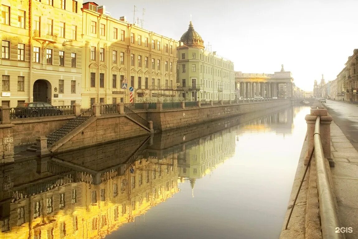 Утренний санкт петербург. Санкт-Петербург. Мост Ломоносова в Санкт-Петербурге. Санкт-Петербург Солнечный летний. Раннее утро в Петербурге.