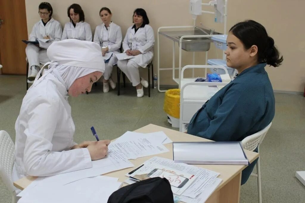 Медколледж Мензелинск. Медицинский колледж 2 специальности. Нижнекамское медицинское училище. НЧМК. Сайт нижнекамский медицинский колледж