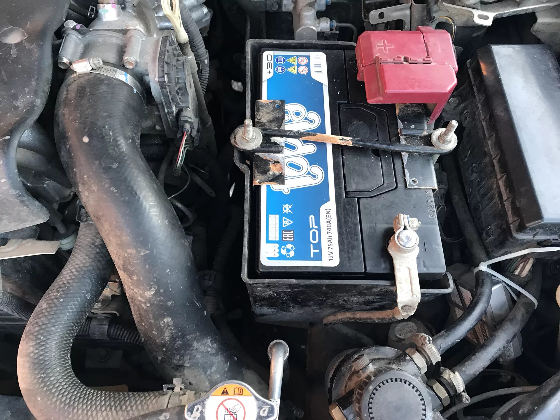 Аккумулятор pajero sport 2 2. Аккумулятор mitsubishi pajero sport 2. 5 аккумулятор. 5. Mitsubishi pajero sport 2 акб.