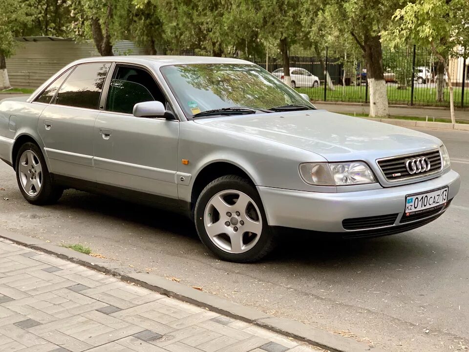 A6 год выпуска. Audi a6 1996. Audi a6 1996 2.6. Ауди а6 1996. Audi a6 c4 1996.