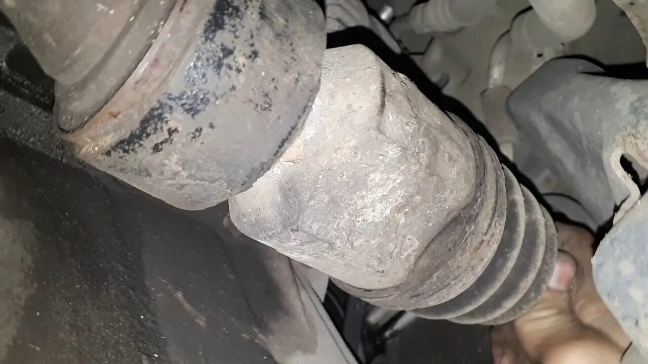 Стук привода. Стук привода. Замена гранаты на гранте. Замена сальника левого привода рено логан. Стук шруса.