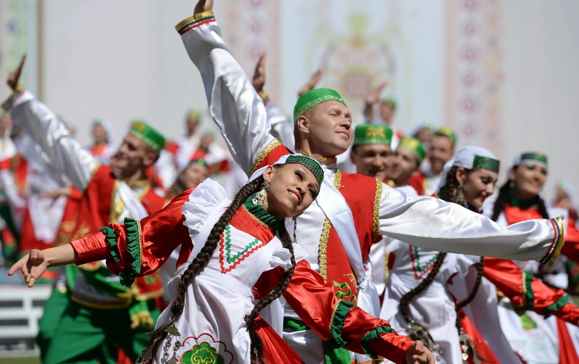 Сайт tatar. Народ Татаров. Фольклор народов Татарстана. Национальная культура Татарстана. Красивые татары.