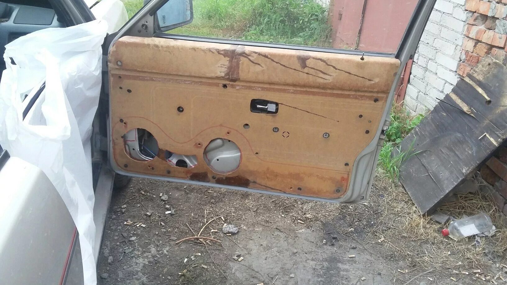 Дверь ауди 80 б2. Дверь ауди 80 б2. Карпет ауди 80 б3. Дверная карта audi 80 b4. Дверные карты ауди 80 б2.