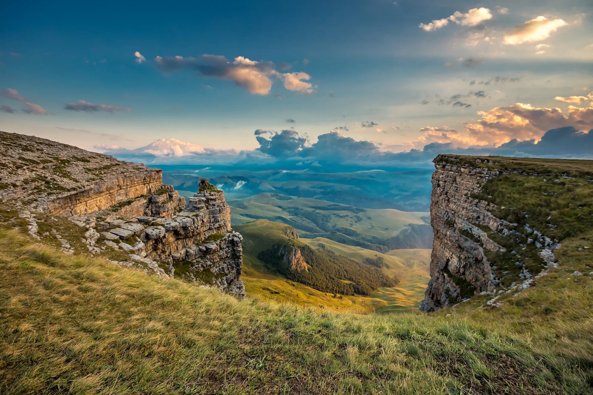 Погода бермамыт. Мыс Бермамыт. Плато Бермамыт. Плато Бермамыт Кисловодск. Плато Бермамыт амфитеатр.