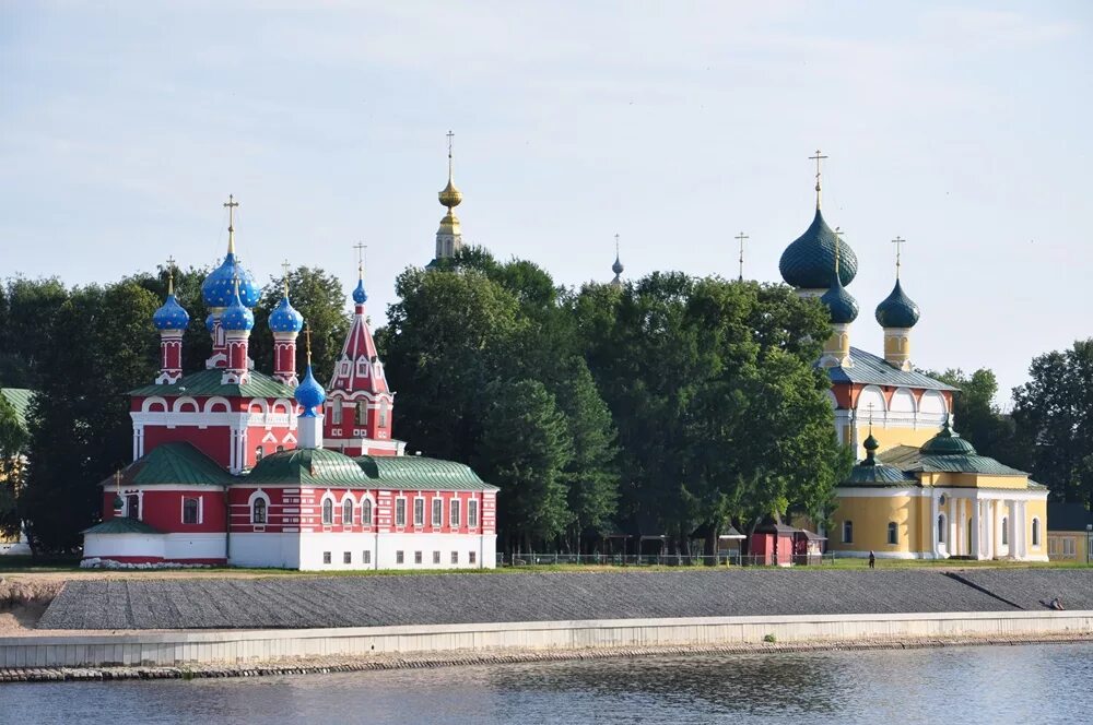 Углич фото города достопримечательности. Углич город. Углич Ярославская область. Город Углич достопримечательности. Город Углич памятники.