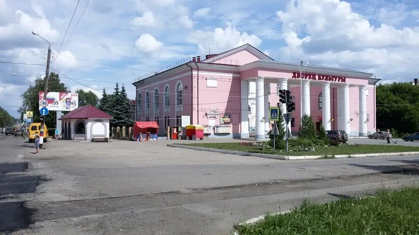 Канаш кооперативная улица 3. Дворец культуры канаш достопримечательности канаш. Канаш курган. Канаш курган. Дворец культуры канаш.