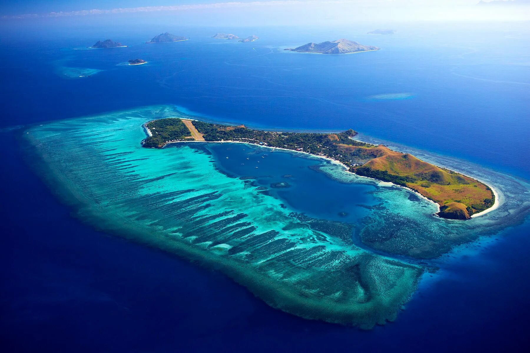 Большие острова атлантического океана. Архипелаг Фиджи. Остров Лаукала Фиджи. Фиджи архипелаг или остров. Остров Киа Фиджи.