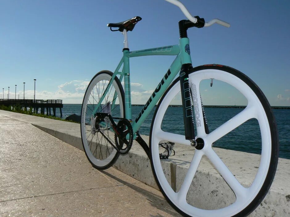 Выкаченный велосипед. Bianchi велосипеды d2 Cross. Bianchi fixed Gear. Bianchi велосипеды d2 z. Итальянский велосипед Bianchi горный.