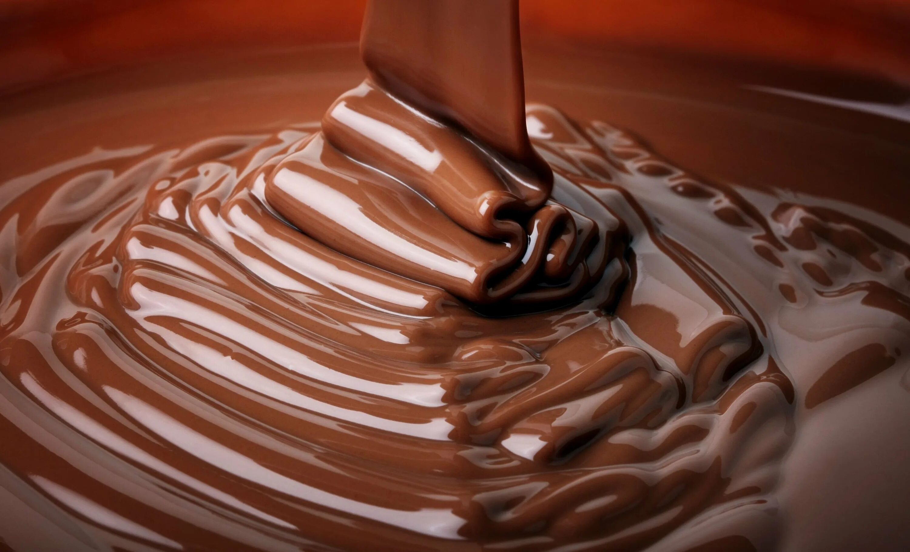 Горячая глазурь. Ганаш шоколадный крем, 250 гр. Шоколадная глазурь кувертюр. Растопленный шоколад. Жидкий шоколад.