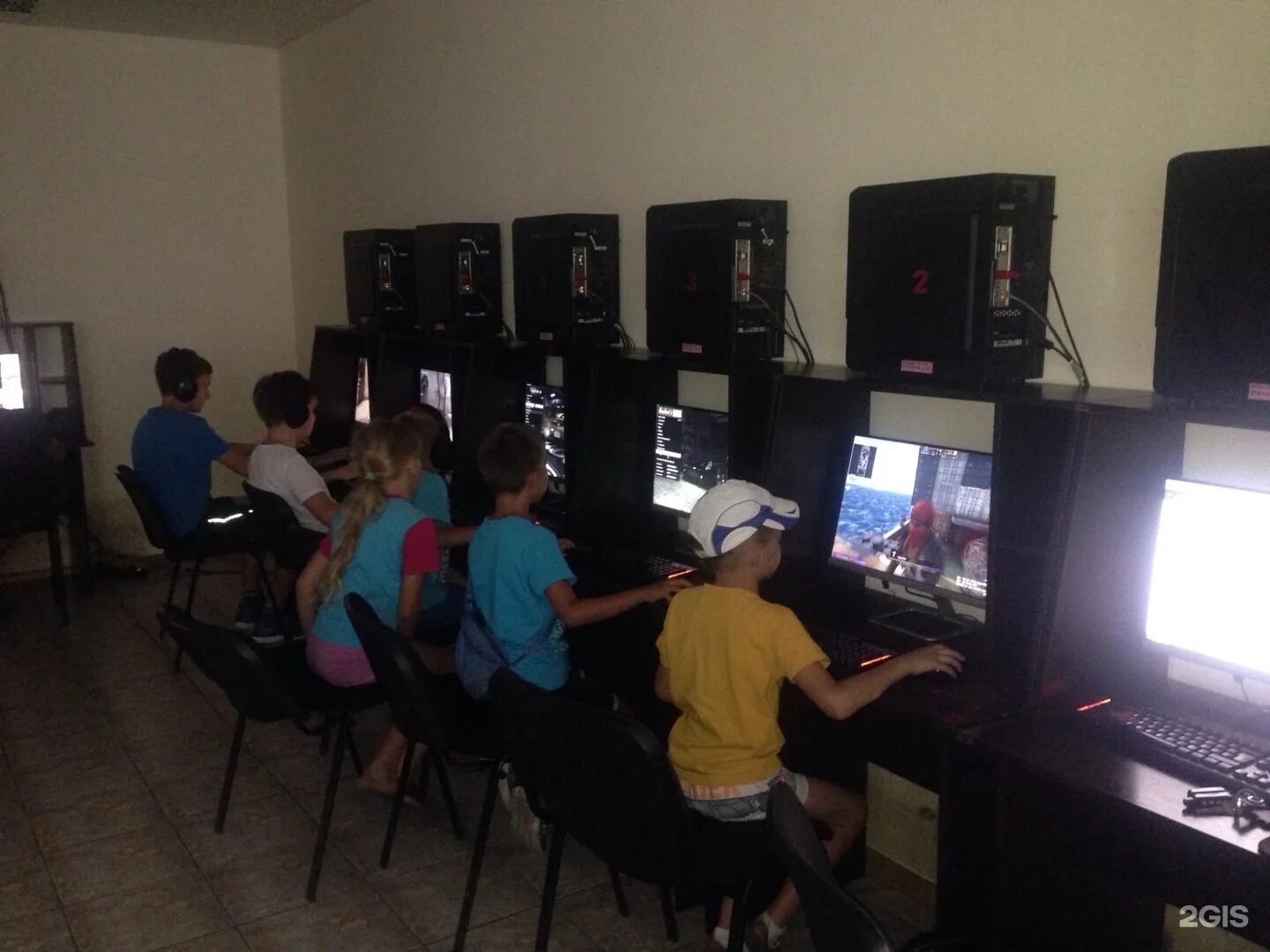 комп залы в кызыле. компьютерная лавка. компы игровые астрахань. магазин компьютеров. компьютерная столица магазин казань.
