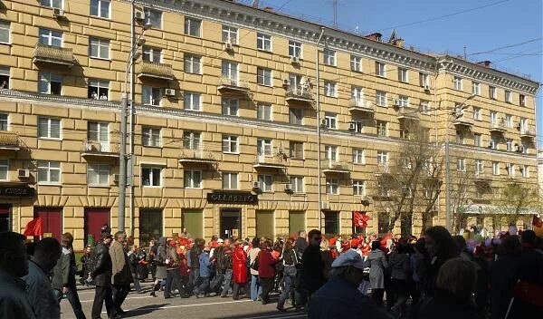 Б полянка 4. Ул. большая полянка, 410. ул большая полянка, д 410. большая полянка 4 москва. крупноблочный дом бурова на полянке.