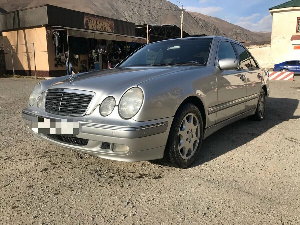 Mercedes benz e klasse w210. Е класс 2000 года. Mercedes e class 2000. Мерседес е class 2000. Mercedes w210 e430.