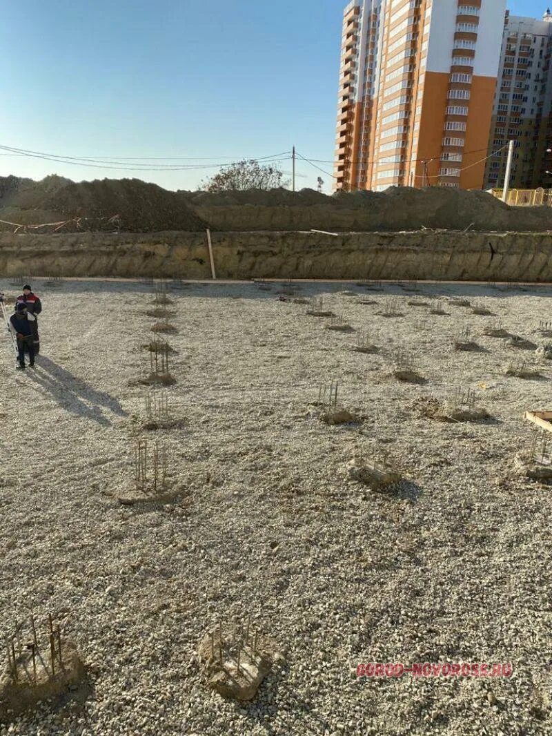 Посейдон центр Новороссийск. Водный центр Посейдон Новороссийск. Посейдон долгострой Новороссийск. Бассейн посейдон новороссийск