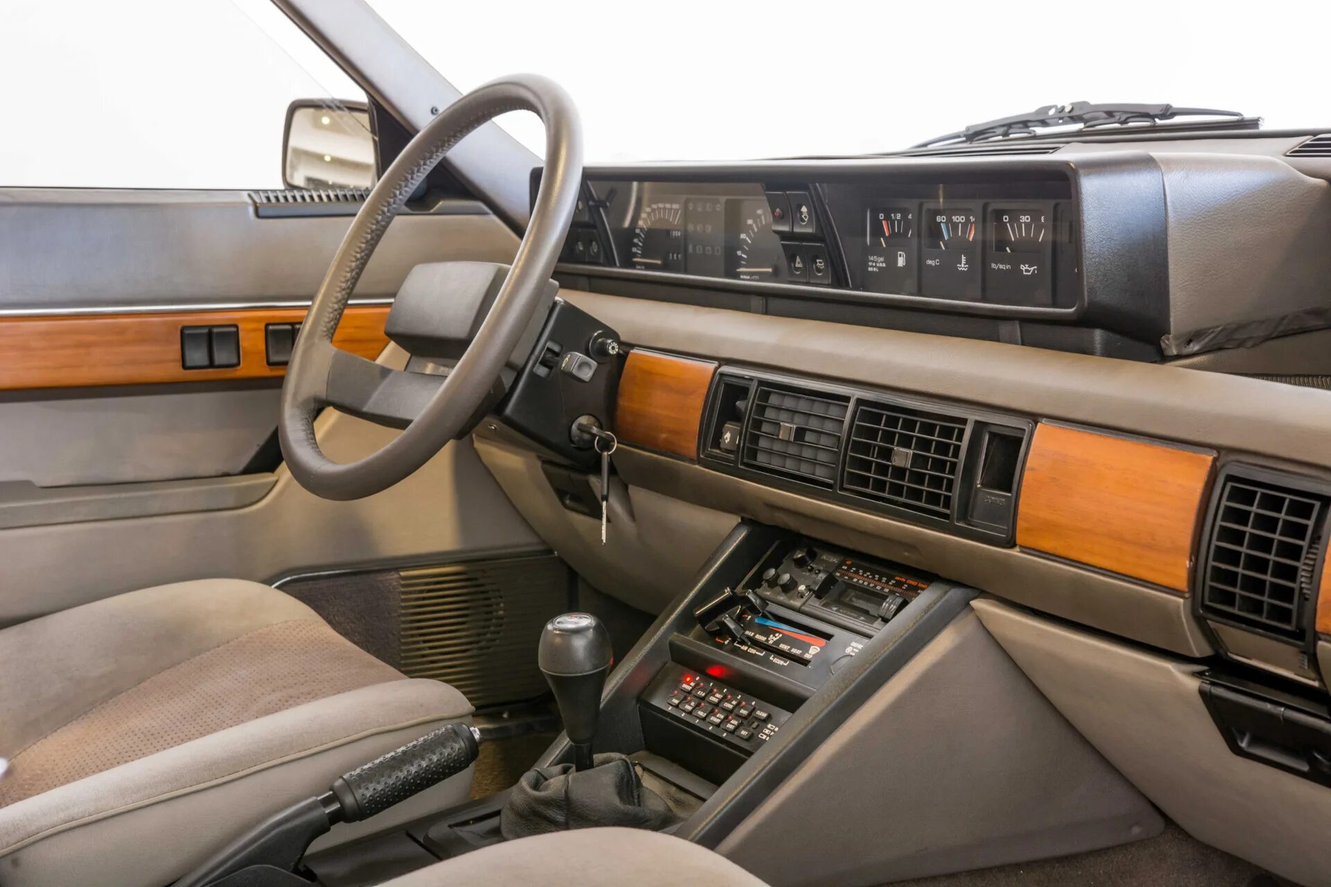 Sd1 видео. Rover sd1. 1980 rover sd1 (3500v8). rover sd1 салон. rover sd1 1984.