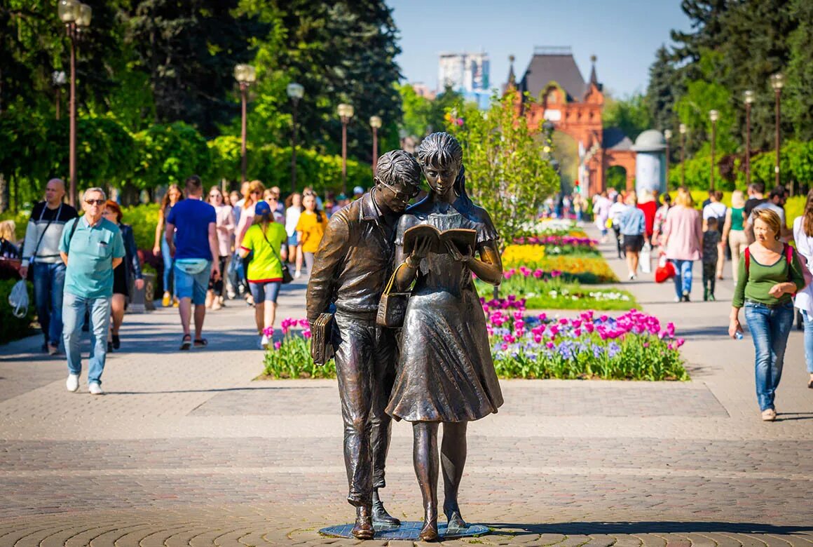 Куда сходить с девушкой в краснодаре. Краснодар куда сходить туристу. куда можно сходить в краснодаре. краснодар что посмотреть за 2 дня. куда пойти в краснодаре.