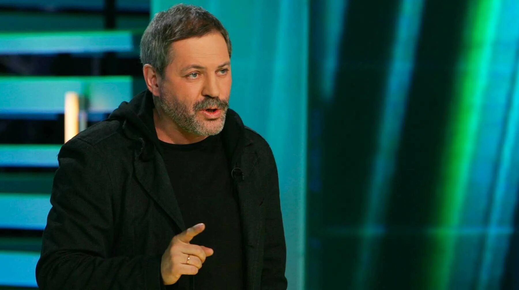 Первый канал однако с михаилом леонтьевым. Ведущий однако михаил леонтьев. Бывший ведущий однако. Михаил леонтьев роснефть. Михаил леонтьев журналист.