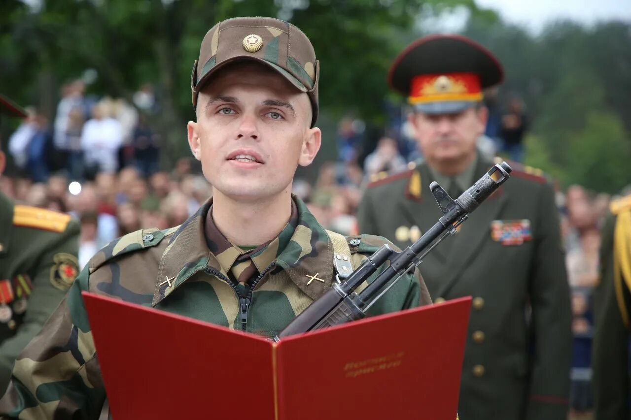 Белорусский офицер. Вооруженные силы Беларуси. Армия РБ. Солдаты белорусской армии. Белорусские вооруженные силы.