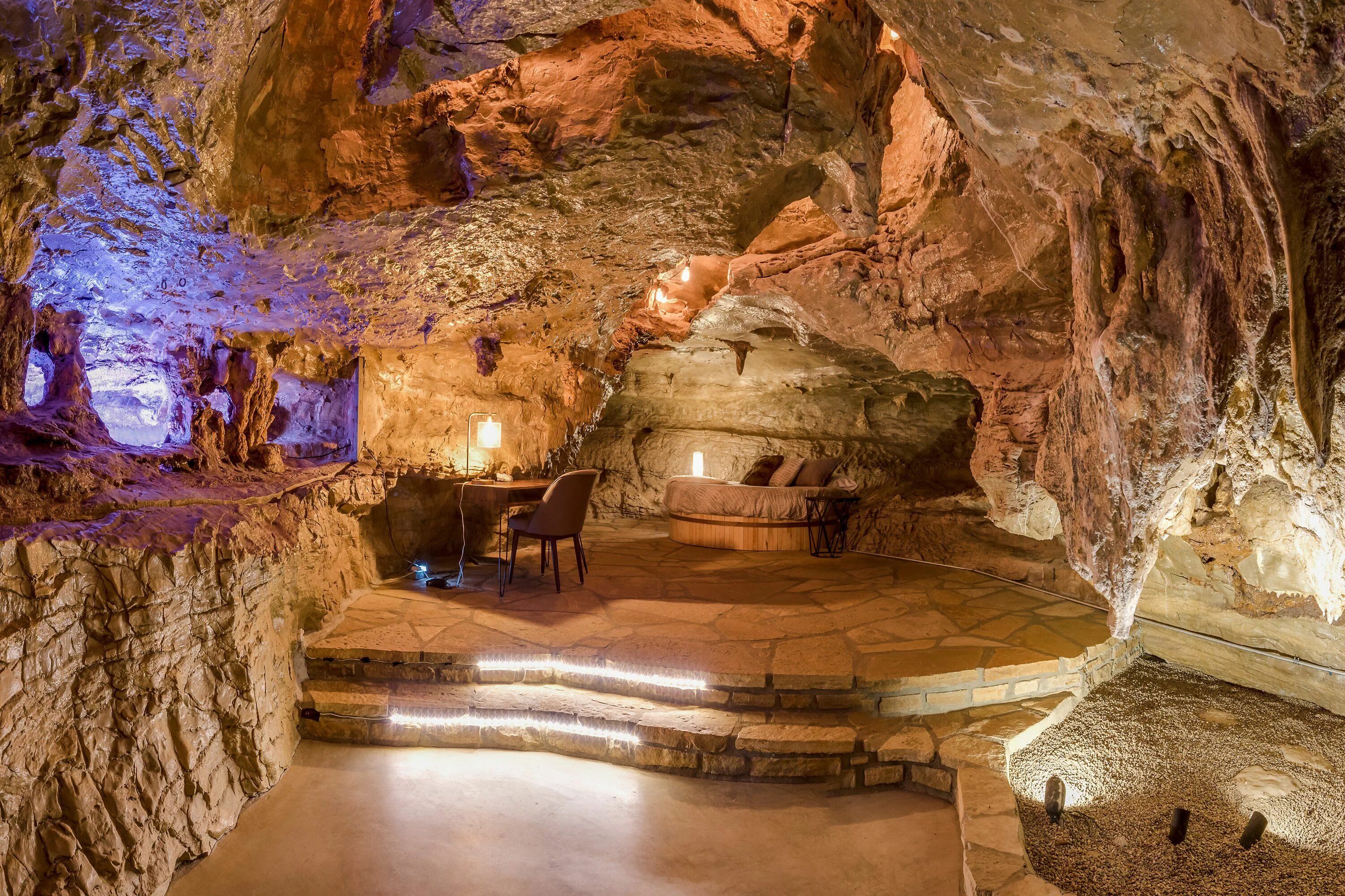 Cave of making. Пещера кейв крик. beckham creek cave lodge. пещера внутри. дом в пещере.