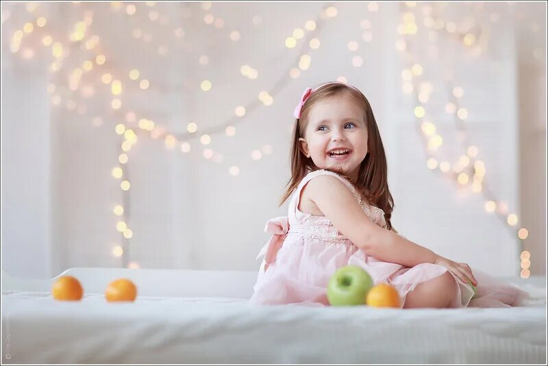фотосессия с малышом в студии. фотостудия для малышей. детская фотосессия дома. студийная съемка детей. детские весенние фотосессии.