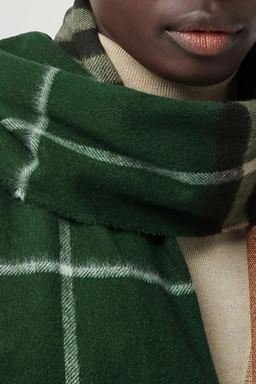 Шарф Барбери зеленый. Шарф Burberry Green. Burberry зеленый платок. Шарф Burberry зеленый.