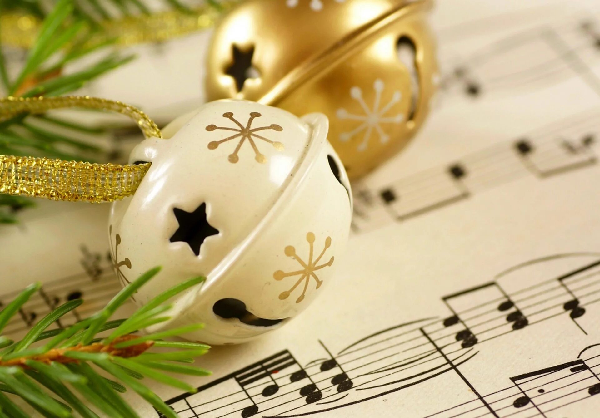 Новинка года музыка. Новогодний музыкальный вечер. Новый год (праздник). Новогодние музыкальные инструменты. Новогодние нотки.