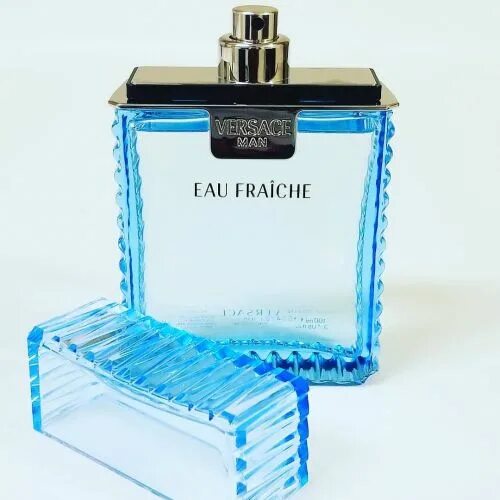 Fraiche ru. Versace Fraiche 100ml. Ароматизатор Versace man Eau Fraiche. Версаче духи мужские голубые. Versace Eau Fraiche man туалетная вода для мужчин.